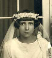 Erna Margaret Schulteis
First Communion
1926
(1915-1932)