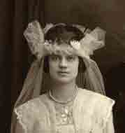 Louise Mary (Schneider) Schulteis
1920
(1898-1921)